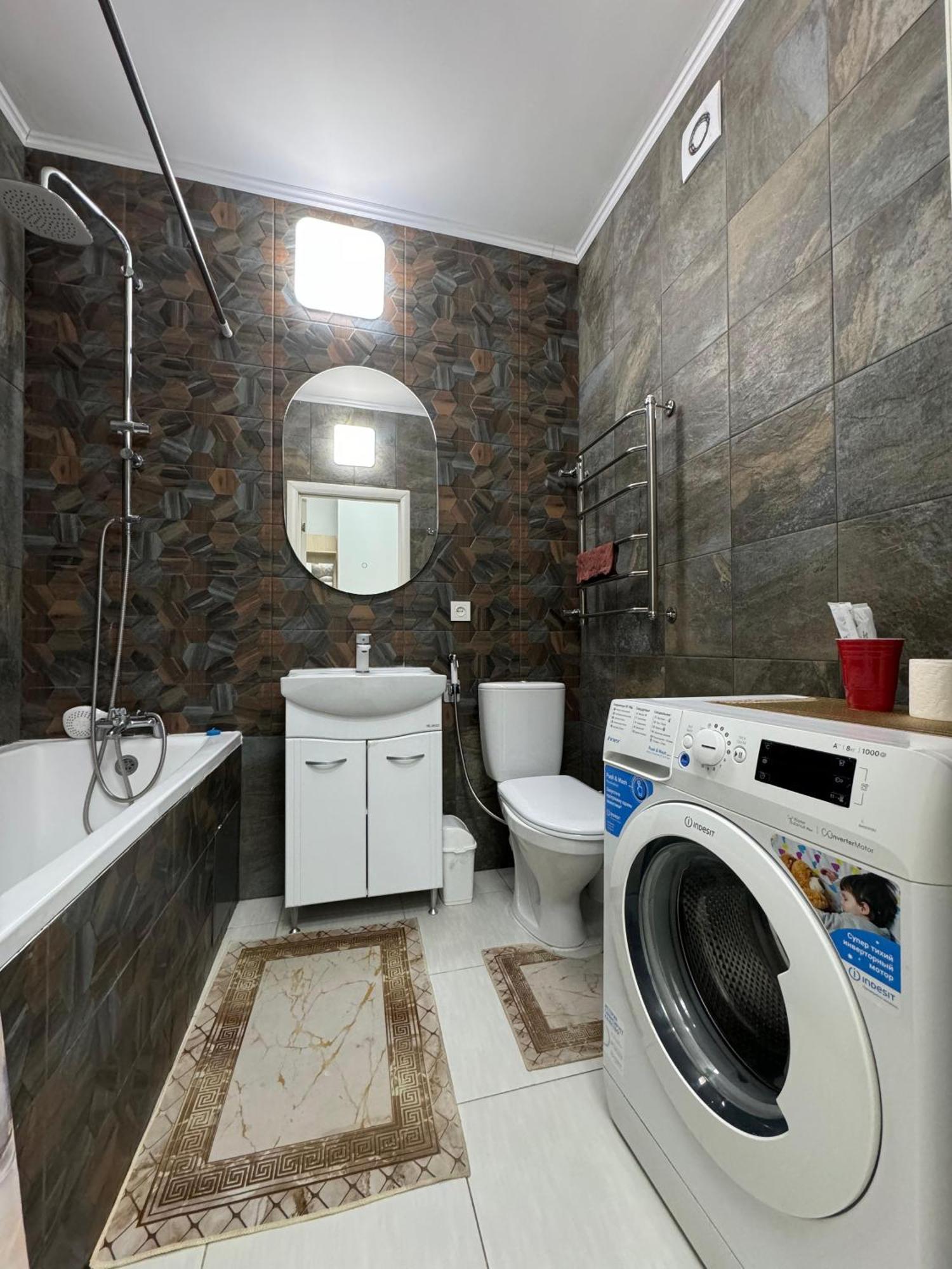 Двухкомнатная Квартира В Жк Арбат Almatî Exterior foto